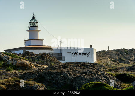 Foto des Leuchtturms in den Naturpark Cap de Creus und Naturschutzgebiet, befindet sich in der katalanischen Costa Brava. Stockfoto