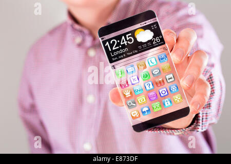Smartphone (Phablet) mit einem transparenten Display in Menschenhand. Tatsächliche zukünftige innovative Konzeptideen und besten Technologien Menschlichkeit. Stockfoto