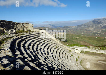 sehen Sie sich auf das griechische Theater in Segesta, in der Nähe von Calatafimi in Sizilien Stockfoto