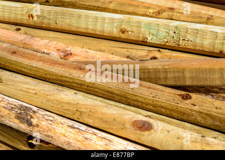 Baumaterialien, Stacked Holzzaun Holz Stockfoto