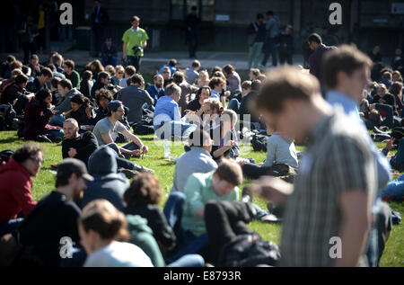 Berlin, Deutschland, Studenten auf dem Campus der Humboldt-Universität Stockfoto