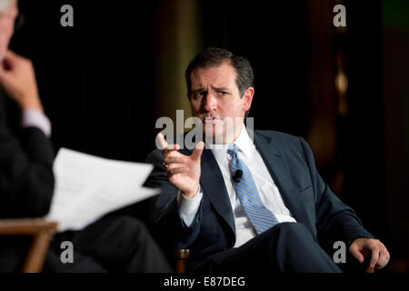 US-Senator Ted Cruz, R-Texas, wird während der 2014 Texas Tribune TribFest in Austin interviewt. Stockfoto
