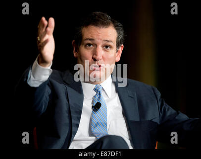 US-Senator Ted Cruz, R-Texas, wird während der 2014 Texas Tribune TribFest in Austin interviewt. Stockfoto