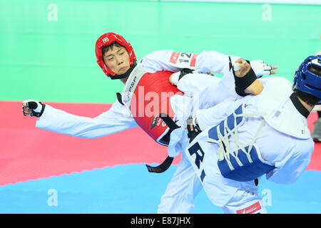 Incheon, Südkorea. 1. Oktober 2014. Hidenori Ebata (JPN) Taekwondo: Herren-80 kg Ganghwa Dolmen Gymnasiums während der 2014 Incheon asiatische in Incheon, Südkorea Spiele. © YUTAKA/AFLO SPORT/Alamy Live-Nachrichten Stockfoto