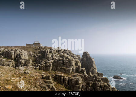 Die Coastal watch Station auf Gwennap Kopf in Cornwall. Stockfoto