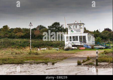 Maldon Yacht Club auf der Blackwater River in Essex. Stockfoto