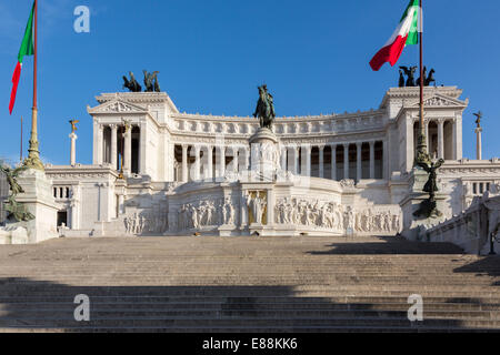 Die Altare della Patria auch bekannt als das Monumento Nazionale a Vittorio Emanuele II ist eine controve Stockfoto