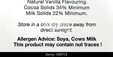 Kennzeichnung von Lebensmitteln. Allergen-Beratung: Soja, Kühe Milch dieses Produkt kann Mutter Spuren enthalten. Stockfoto