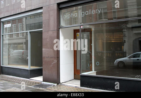 Leere Kunstgalerien in der Cork Street in London, Vereinigtes Königreich. Stockfoto