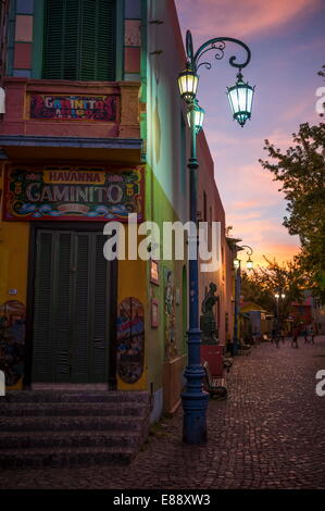 El Caminito in der Abenddämmerung, La Boca, Buenos Aires, Argentinien, Südamerika Stockfoto
