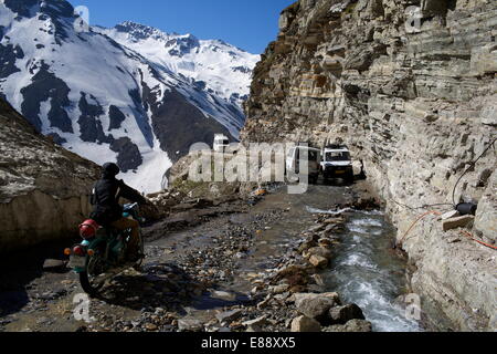 Am Rohtang Pass der erste Schnee an der Spitze, Himalaya Highway, Straße von Manali nach Leh, Himachal Pradesh, Indien, Asien Stockfoto