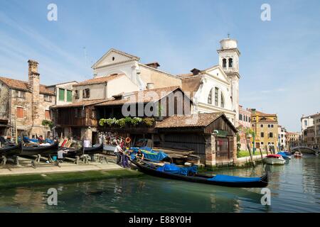 Squero di San Trovaso, Gondel-Werft, Dorsoduro, Venedig, UNESCO World Heritage Site, Veneto, Italien, Europa Stockfoto