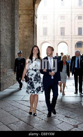 Parma, Italien. 27. Sep, 2014. Prinzessin Viktória und Prinz Jaime de Bourbon Parme während der Präsentation des Buches "Les Bourbon Parme, Une Famille Engagée Dans l ' Histoire" in der Biblioteca Palatina in Parma, Italien, 27. September 2014. Foto: Albert Nieboer/Niederlande, kein Draht-SERVICE/Dpa/Alamy Live News Stockfoto