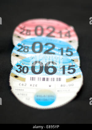 UK-Discs Steueränderungen fand am 1. Oktober 2014 statt. Es ist nicht mehr eine Anforderung für Kraftfahrzeuge eine Vignette angezeigt werden Stockfoto