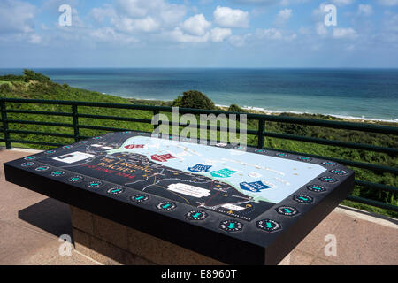 Ausrichtung der Tabelle Landungsstrände, Normandie amerikanischen Friedhof und Denkmal, Omaha Beach, Colleville-Sur-Mer, Frankreich Stockfoto