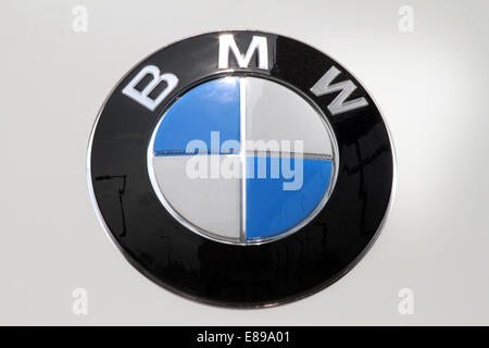 Berlin, Deutschland, Logo des Automobilherstellers BMW Stockfoto