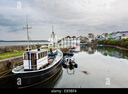 Der malerische Hafen von Roundstone, Connemara, County Galway, Irland Stockfoto
