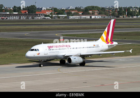 Berlin, Deutschland, Airbus A319 Fluggesellschaft German Wings Stockfoto