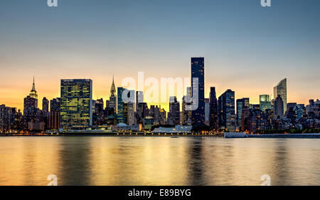 Skyline von Midtown Manhattan New York City. Stockfoto