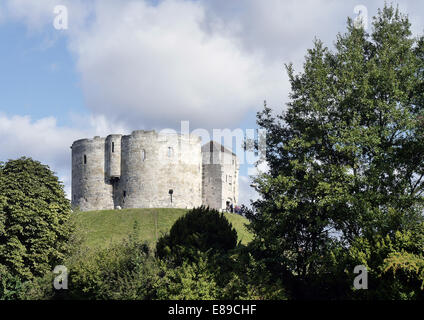 Postkarte Ansicht von Clifford es Tower, York, North Yorkshire, England, UK Stockfoto