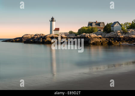 Historische Annisquam Hafen Leuchtturm auf Wigwam Punkt in der Annisquam Nachbarschaft von Gloucester, Massachusetts. Auch als Schwarz und Weiß zu drucken. Stockfoto