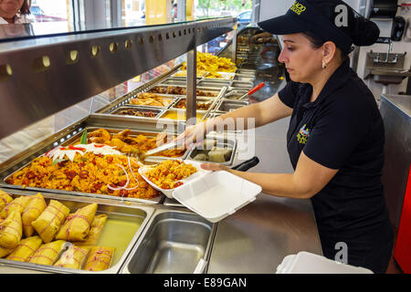 Miami Florida, Tamiami Trail, El Palacio de los Jugos, Restaurants, Restaurants, Speisen, kubanische Buffets, hispanische Frauen, Angestellte Stockfoto