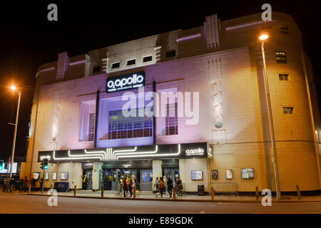 Die O2 Apollo Musikveranstaltungen auf Stockport Road, Ardwick Green, in Manchester, in einer dunklen Nacht (nur zur redaktionellen Verwendung) genommen. Stockfoto