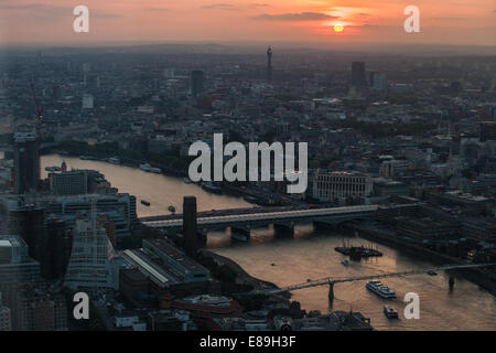 London Skyline bei Sonnenuntergang Stockfoto