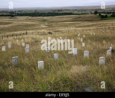 Friedhof auf dem Last Stand Hill, Little Bighorn Battlefield (Custer's Last Stand) - Custer ursprünglichen Grab mit schwarzer Aufschrift. Stockfoto