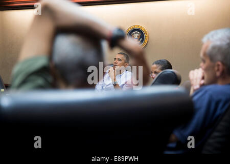 Präsident Barack Obama trifft mit seiner Staatssicherheit Berater bezüglich der Situation im Irak, in die Situation Raum der die Stockfoto