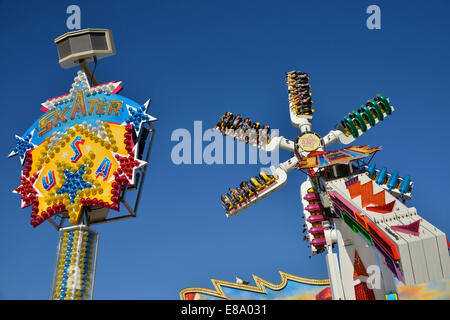 Skater-lustige Fahrt, Oktoberfest, München, Upper Bavaria, Bavaria, Germany Stockfoto