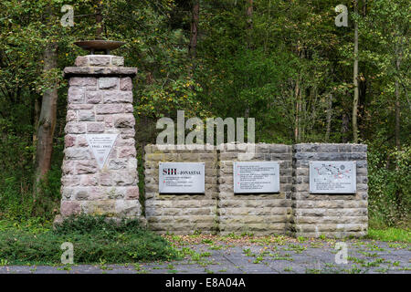 Denkmal für KZ-Häftlinge, geheime Führerhauptquartier Hitler, ehemaliger Bunker mit 25 Tunnel gebaut 1944-1945 Stockfoto