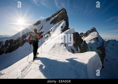 Wanderer im Winter, Rofan Gebirge, Tirol, Österreich Stockfoto