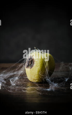 Fauler Apfel Stockfoto