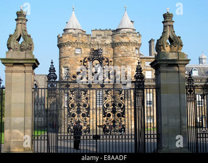 Holyrood Palace in Edinburgh, Schottland, 21. September 2014. Das Schloss ist die offizielle Residenz der britischen Königin in Schottland. Foto: Kathrin Deckart/Dpa - NO WIRE SERVICE   Stockfoto