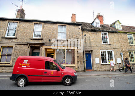 Ein Royal Mail van in der High Street von Somerset Dorf von Bruton UK Stockfoto