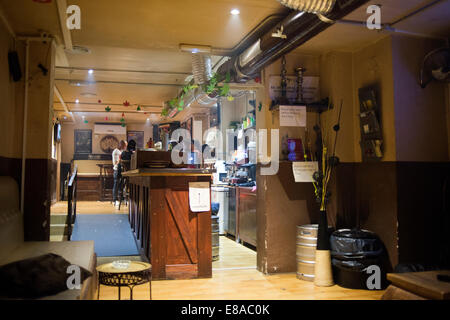 BARCELONA COFFEE-SHOPS CANNABIS Marihuana In Barcelona.  Innerhalb des Kush Cannabis-Vereins, spezialisiert auf Touristen.  Der Ku Stockfoto