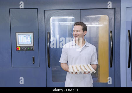 Ingenieur in CNC-Technik, Produktion und Qualitätskontrolle Stockfoto