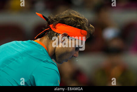 Peking, China. 3. Oktober 2014. Rafael Nadal aus Spanien reagiert während der Herren Einzel Viertelfinal-Match gegen Martin Klizan der Slowakei bei den China Open Tennis-Turnier in Peking, China, 3. Oktober 2014. Nadal verlor 1: 2. Bildnachweis: Zhang Yu/Xinhua/Alamy Live-Nachrichten Stockfoto