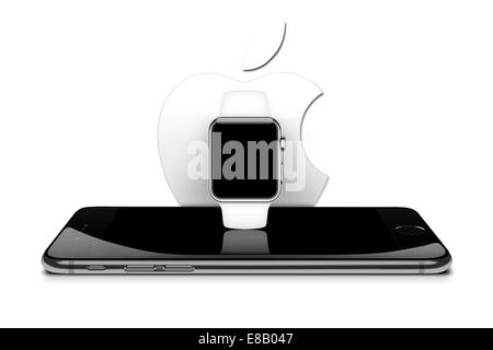 Apple Watch weiß reflektiert auf dem Iphone 6 grau, Apple-Logo hinter Digital generiert. Stockfoto