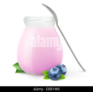 Glas mit frischen Heidelbeeren Joghurt isoliert auf weiss Stockfoto