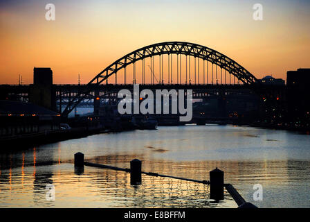 Fluss Tyne Sonnenuntergang, Newcastle/Gateshead Stockfoto