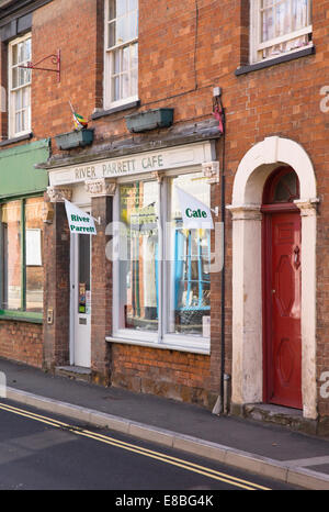 Langport einer Kleinstadt in Somerset, England UK River Parrett Cafe Stockfoto