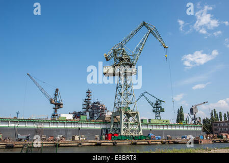 Werft-Krane bekannt auch als Portal oder Hafen Kran in die Danziger Werft (ehemalige Lenin-Werft) in Danzig, Polen Stockfoto