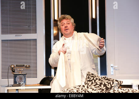 Probe das Komödientheater spielen "Othello Darf Nicht Platzen" auf "Kleine Komödie" im "Hotel Bayerischer Hof" Featuring: Michael Schanze Where: München, Deutschland als: 1. April 2014 Stockfoto