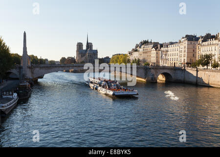 Die Pont De La Tournelle, Paris, Frankreich. Stockfoto