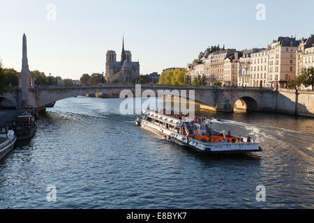 Die Pont De La Tournelle, Paris, Frankreich. Stockfoto