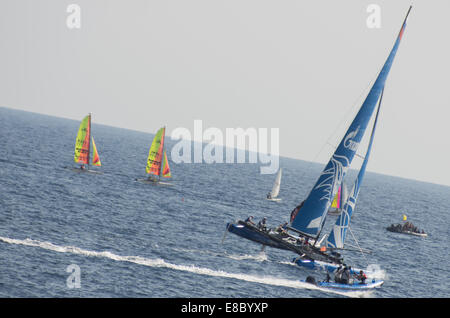 Nizza, Frankreich. 4. Oktober 2014. erster Tag von Kreuzfahrten in die extreme 40 sailing Wettbewerb am 4. Oktober 2014 in Nizza, Frankreich. Der extreme Segelregatta ist eine Meisterschaft offen für Katamaran 40 Klasse, die maximalen Geschwindigkeit zu erreichen. Bildnachweis: JBphotoeditorial/Alamy Live-Nachrichten Stockfoto