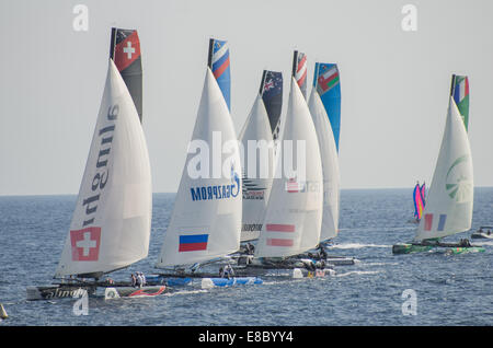 Nizza, Frankreich. 4. Oktober 2014. erster Tag von Kreuzfahrten in die extreme 40 sailing Wettbewerb am 4. Oktober 2014 in Nizza, Frankreich. Der extreme Segelregatta ist eine Meisterschaft offen für Katamaran 40 Klasse, die maximalen Geschwindigkeit zu erreichen. Bildnachweis: JBphotoeditorial/Alamy Live-Nachrichten Stockfoto