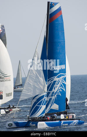 Nizza, Frankreich. 4. Oktober 2014. erster Tag von Kreuzfahrten in die extreme 40 sailing Wettbewerb am 4. Oktober 2014 in Nizza, Frankreich. Der extreme Segelregatta ist eine Meisterschaft offen für Katamaran 40 Klasse, die maximalen Geschwindigkeit zu erreichen. Bildnachweis: JBphotoeditorial/Alamy Live-Nachrichten Stockfoto